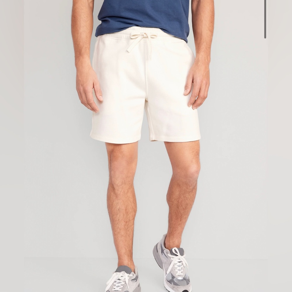 Old Navy Garment Washed Fleece Sweat Shorts for Men - 7” Inseam, Sea Salt, Sz L